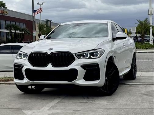 Mineral White Metallic 2023 BMW X6 M50i