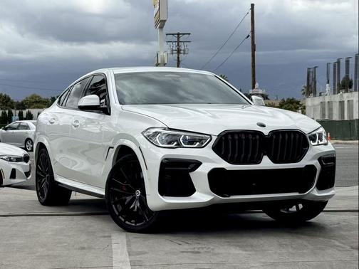 Mineral White Metallic 2023 BMW X6 M50i