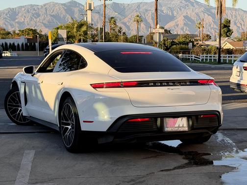 2022 Porsche Taycan RWD