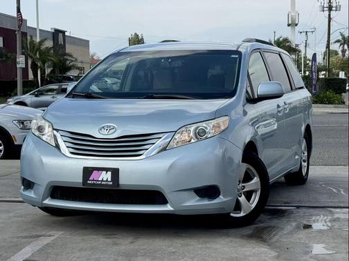 2015 Toyota Sienna LE