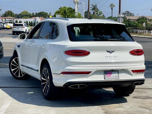 2023 Bentley Bentayga Azure