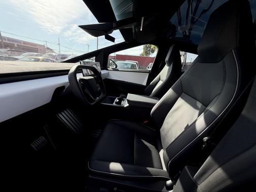 2024 Tesla Cybertruck Cyberbeast