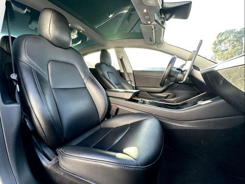 2019 Tesla Model 3 Mid Range