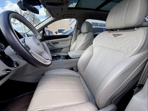 White 2019 Bentley Bentayga V8