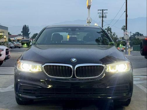 2020 BMW 530 530i Sedan