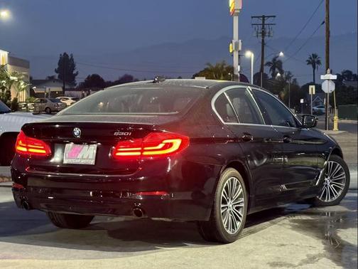2020 BMW 530 530i Sedan