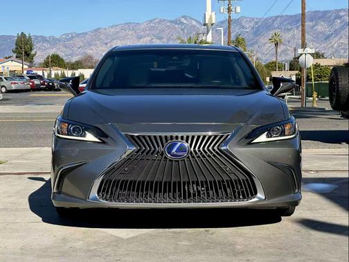 2021 Lexus ES 300h Base