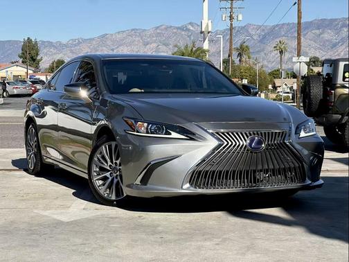 2021 Lexus ES 300h Base