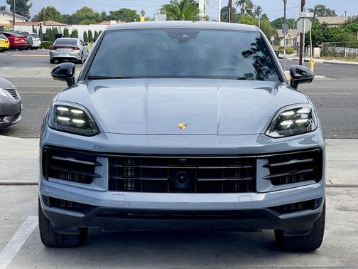 2024 Porsche Cayenne Coupe AWD