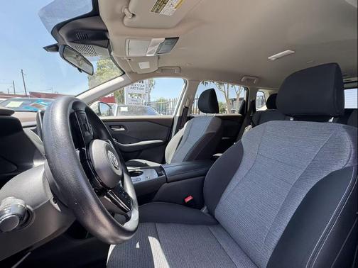 Pearl White Tricoat 2023 Nissan Rogue SV