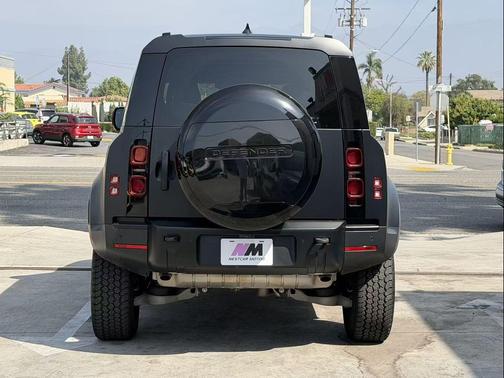 Santorini Black Metallic 2024 Land Rover Defender 110 P400 S