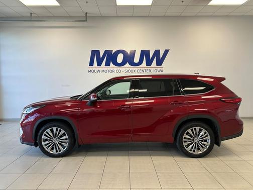 Ruby Flare Pearl 2021 Toyota Highlander Platinum
