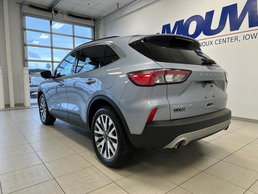 2022 Ford Escape Titanium