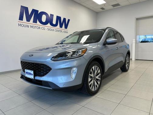 2022 Ford Escape Titanium