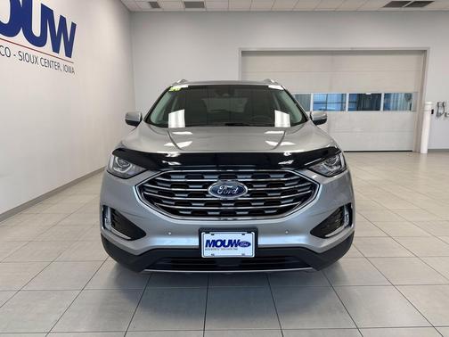 Iconic Silver Metallic 2020 Ford Edge Titanium