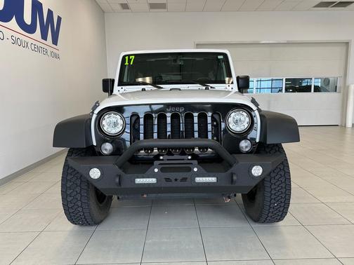 Bright White Clearcoat 2017 Jeep Wrangler Unlimited Willy Wheeler 4x4