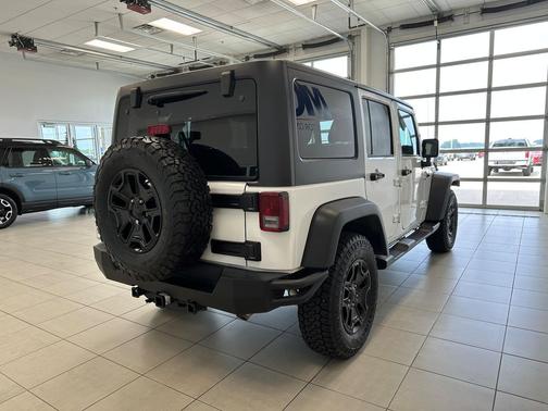 Bright White Clearcoat 2017 Jeep Wrangler Unlimited Willy Wheeler 4x4