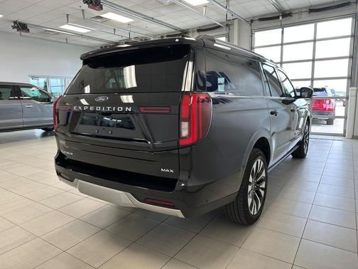 Agate Black Metallic 2025 Ford Expedition Max Platinum