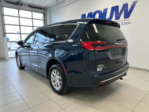 2024 Chrysler Pacifica Touring