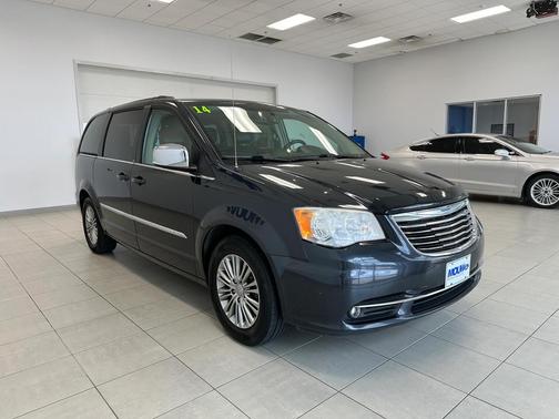 2014 Chrysler Town & Country Touring-L