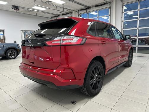 2022 Ford Edge ST Line