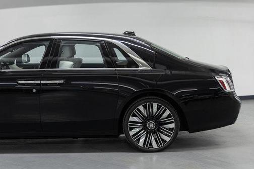 2025 Rolls-Royce Ghost Sedan