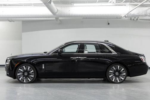 2025 Rolls-Royce Ghost Sedan