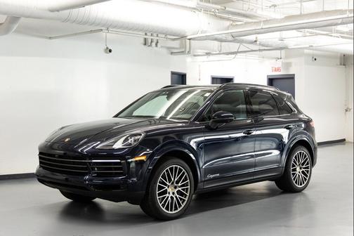 Moonlight Blue Metallic 2023 Porsche Cayenne Platinum Edition