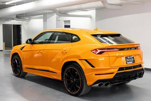 2024 Lamborghini Urus S