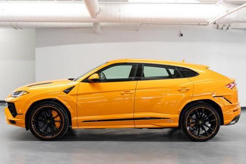 2024 Lamborghini Urus S