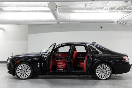 2025 Rolls-Royce Ghost Sedan