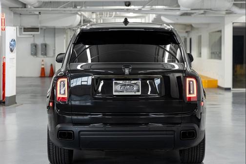 Black Diamond 2024 Rolls-Royce Cullinan Black Badge