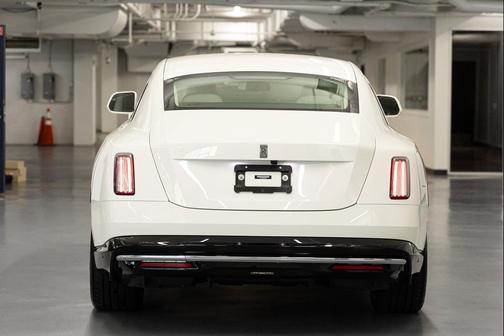 English White 2024 Rolls-Royce Spectre