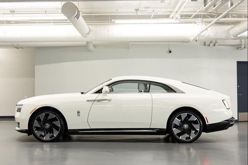 English White 2024 Rolls-Royce Spectre