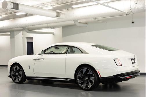 English White 2024 Rolls-Royce Spectre