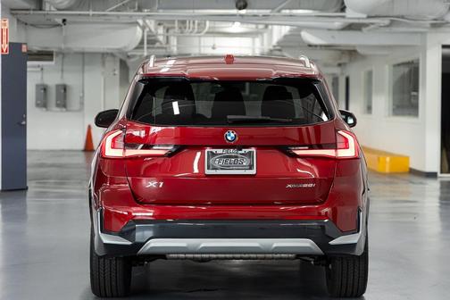Vegas Red Metallic 2026 BMW X1 xDrive28i