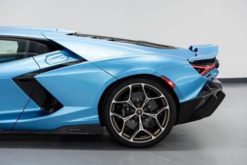 2025 Lamborghini Revuelto Coupe