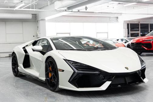 2026 Lamborghini Revuelto 