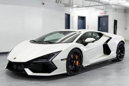 2026 Lamborghini Revuelto 