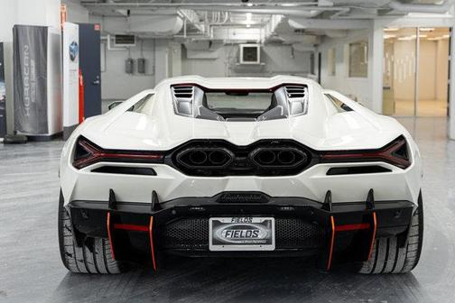 2026 Lamborghini Revuelto 