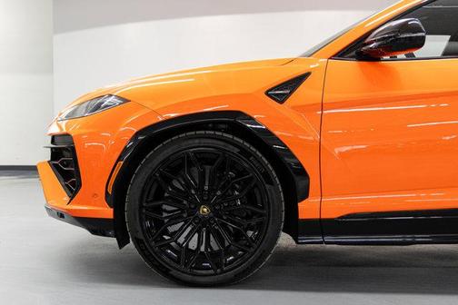 2025 Lamborghini Urus SE