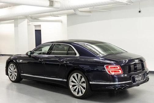 Dark Sapphire 2022 Bentley Flying Spur V8