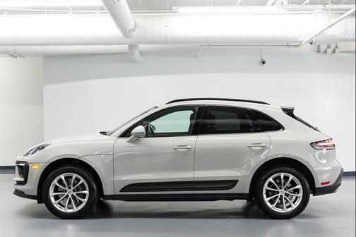 Chalk 2022 Porsche Macan Macan