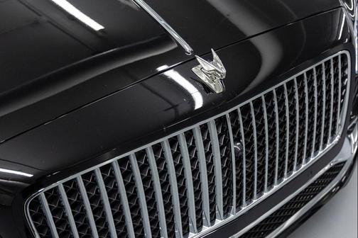 Beluga 2023 Bentley Flying Spur V8