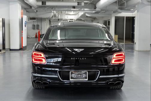 Beluga 2023 Bentley Flying Spur V8