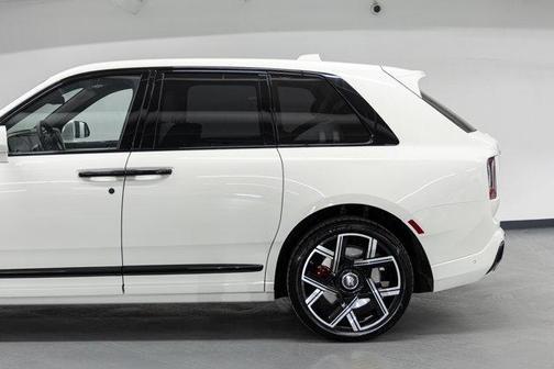 2026 Rolls-Royce Cullinan Black Badge