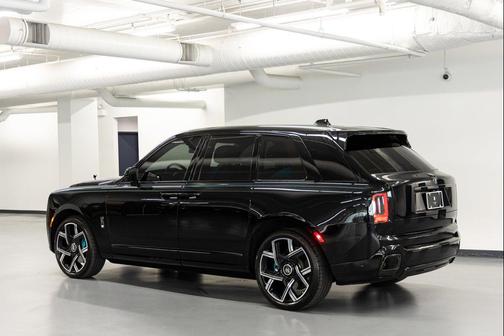 Black 2025 Rolls-Royce Cullinan Black Badge
