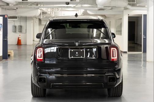 Black 2025 Rolls-Royce Cullinan Black Badge