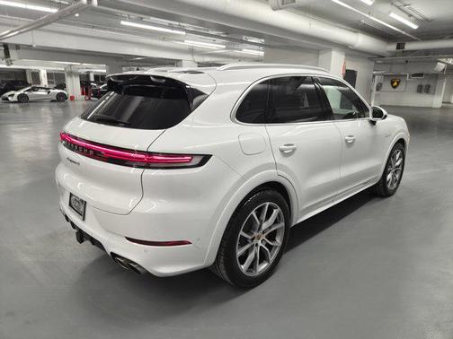 2025 Porsche Cayenne Cayenne S E-Hybrid