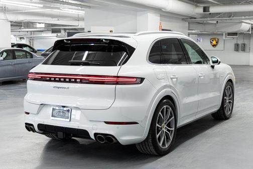 2025 Porsche Cayenne Cayenne S E-Hybrid